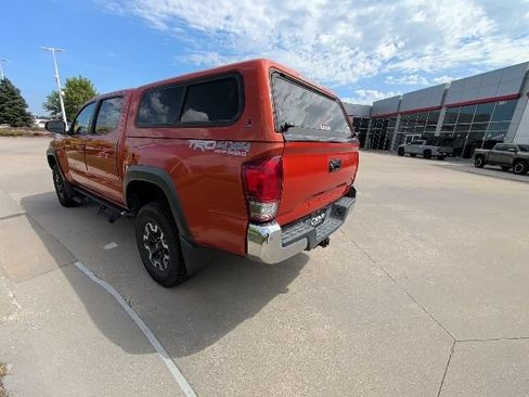 Used 2016 Toyota Tacoma TRD Off-Road w/ Towing Package AWD/4WD image 10