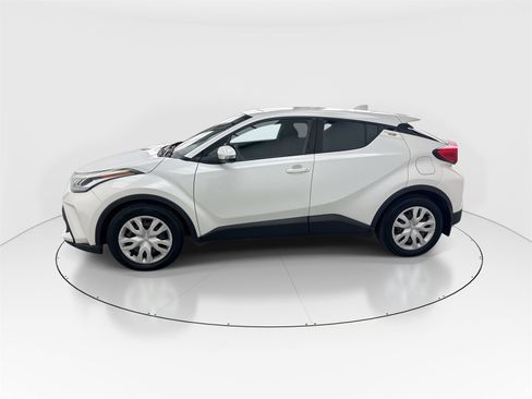 Used 2021 Toyota C-HR LE image 5