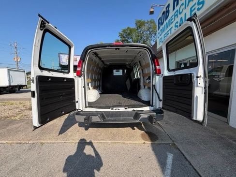 Used 2025 Chevrolet Express 2500 w/ Driver Convenience Package RWD image 7