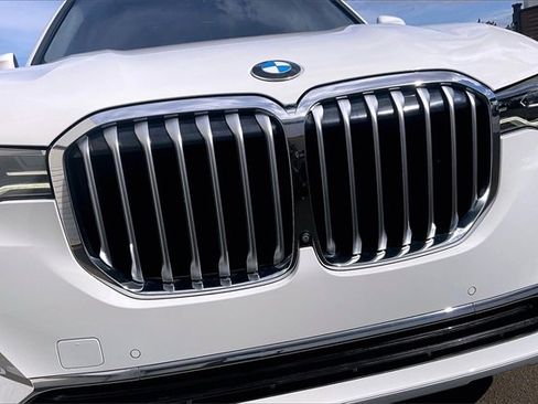 Used 2022 BMW X7 xDrive40i w/ Premium Package image 29