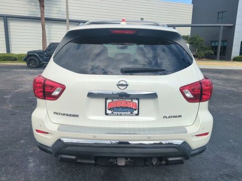 Used 2020 Nissan Pathfinder Platinum FWD image 6