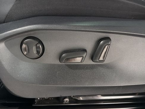 Certified 2023 Volkswagen Tiguan SE R-Line AWD/4WD image 18