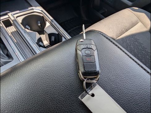 Used 2020 Ford F150 XLT w/ Equipment Group 302A Luxury AWD/4WD image 18