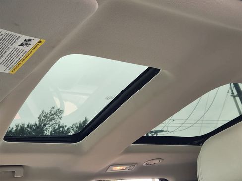 Used 2017 Ford Explorer Platinum image 24