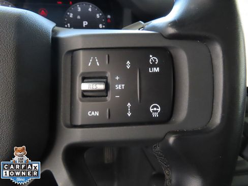 Used 2024 Land Rover Defender 130 X-Dynamic SE image 15