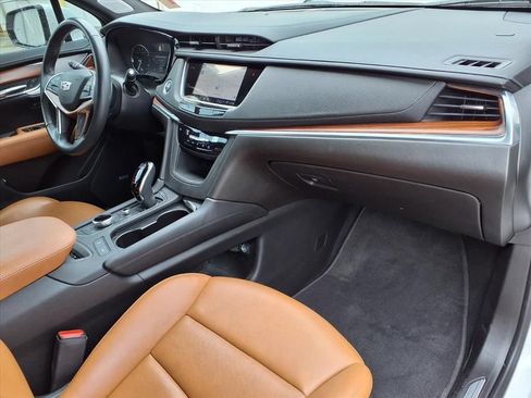 Used 2021 Cadillac XT5 Premium Luxury FWD image 8