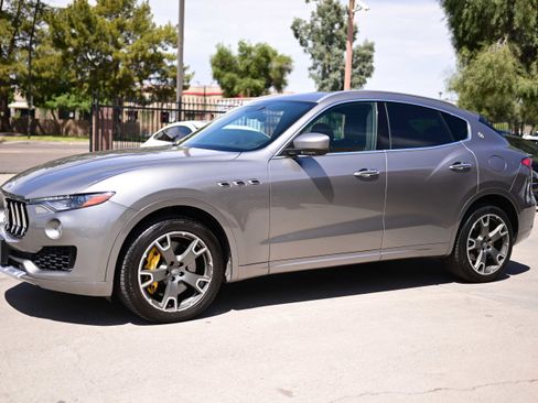 Used 2017 Maserati Levante S image 8