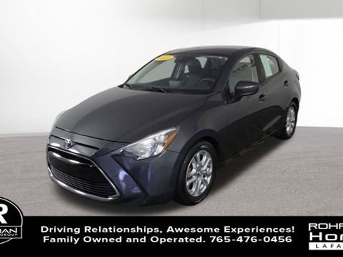 Used 2017 Toyota Yaris iA image 4