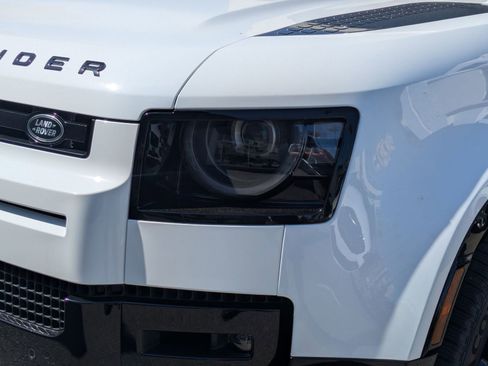 New 2026 Land Rover Defender 110 X-Dynamic SE AWD/4WD image 9