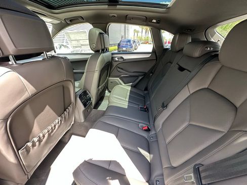 Used 2026 Porsche Macan S AWD/4WD image 38