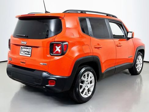 Used 2021 Jeep Renegade Latitude FWD image 4