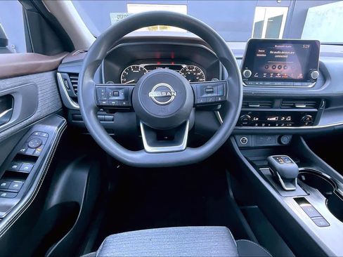 Certified 2023 Nissan Rogue SV image 6