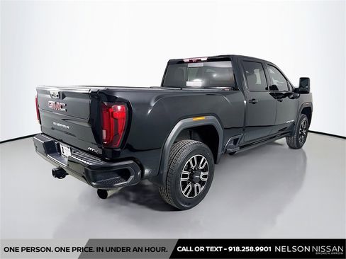 Used 2022 GMC Sierra 2500 AT4 w/ AT4 Premium Plus Package image 5