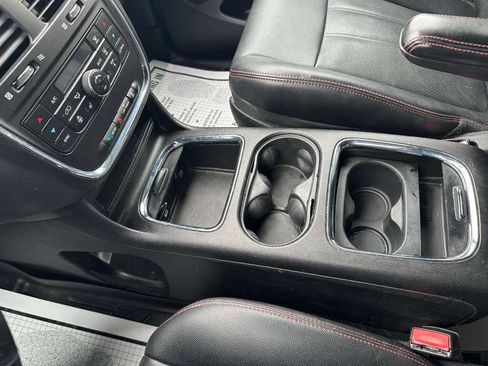Used 2018 Dodge Grand Caravan GT FWD image 19