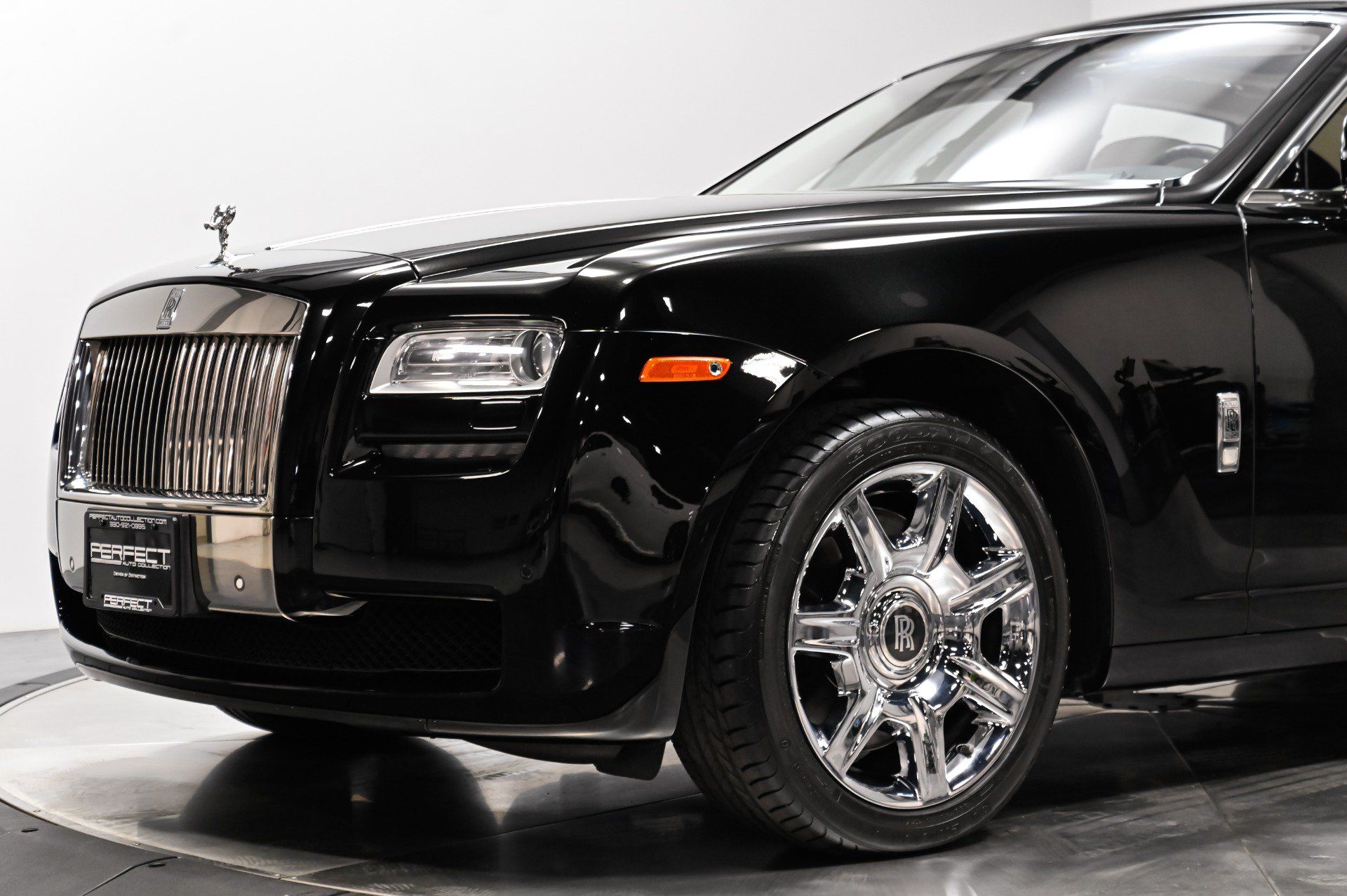 Used 2012 Rolls-Royce Ghost RWD image 5