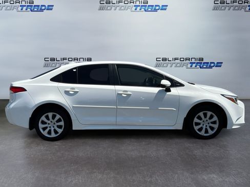 Used 2023 Toyota Corolla LE w/ Carpet Mat Package (TMS) FWD image 4