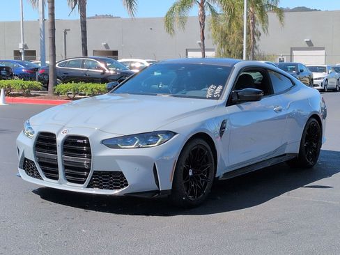 Used 2022 BMW M4 Coupe w/ Executive Package RWD image 5