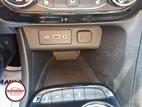 Used 2021 Buick Encore GX Select w/ LPO, Trailering Package AWD/4WD image 12
