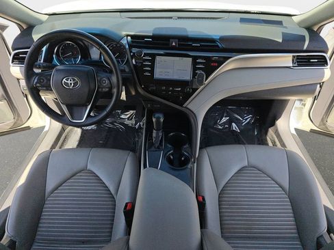 Used 2018 Toyota Camry SE FWD image 10