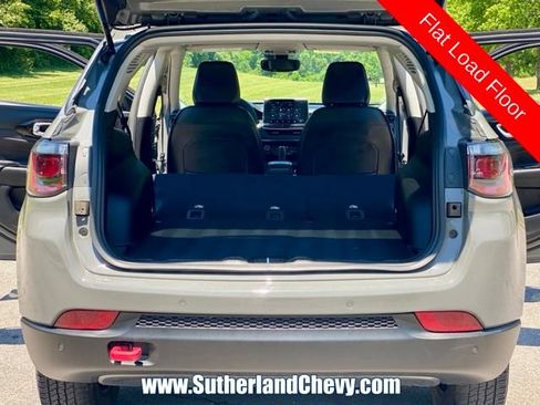 Used 2022 Jeep Compass Trailhawk AWD/4WD image 40
