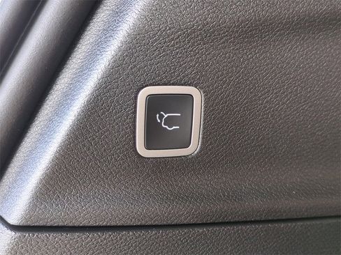 New 2026 Chrysler Pacifica Pinnacle w/ Trailer Tow Group image 14