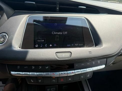 Used 2019 Cadillac XT4 Premium Luxury FWD image 19
