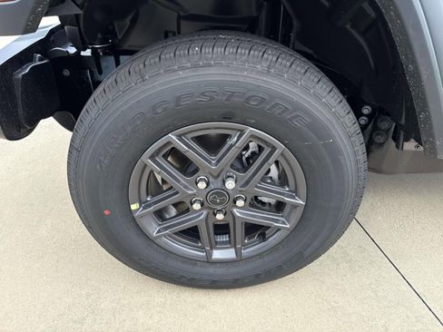 New 2026 Jeep Gladiator Sport image 4