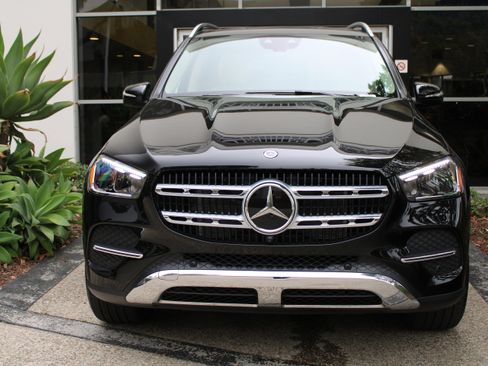 New 2025 Mercedes-Benz GLE 350 4MATIC image 2