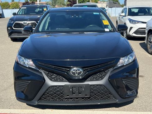 Used 2020 Toyota Camry SE FWD image 2