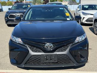 Used 2020 Toyota Camry SE FWD video 2
