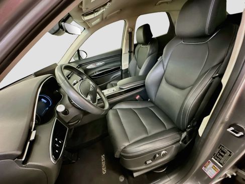Used 2025 Genesis GV70 2.5T AWD/4WD image 13