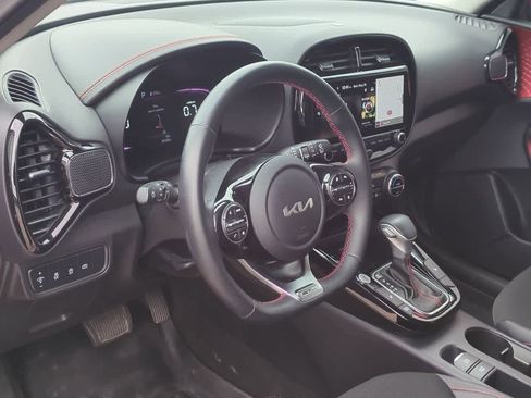 Used 2024 Kia Soul GT-Line w/ GT-Line Technology Package FWD image 2