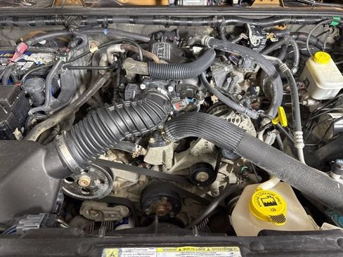Used 2011 Jeep Wrangler Unlimited 70th Anniversary w/ Dual Top Group AWD/4WD image 9