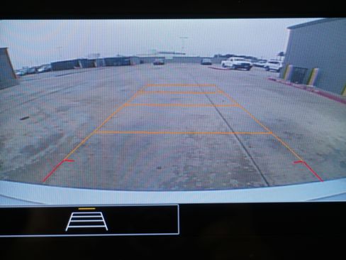 Used 2021 Chevrolet Malibu LT image 18