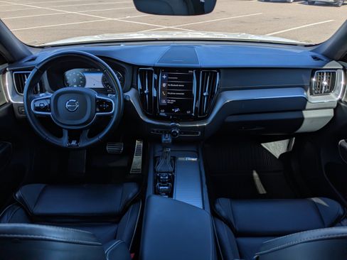 Used 2020 Volvo XC60 T5 R-Design w/ Protection Package Premier image 17