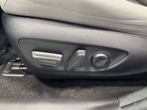 Used 2019 Toyota RAV4 XLE w/ Convenience Package AWD/4WD image 17