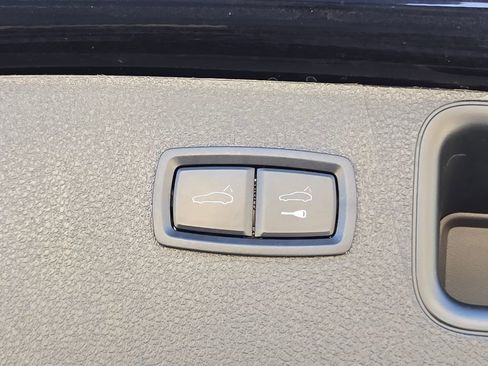 Used 2024 Porsche Macan w/ Premium Plus Package image 22