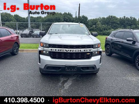 Used 2020 Chevrolet Silverado 1500 Custom w/ Custom Value Package AWD/4WD image 2