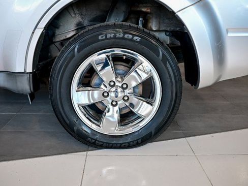 Used 2011 Ford Escape XLT w/ 203A Rapid Spec Order Code AWD/4WD image 39