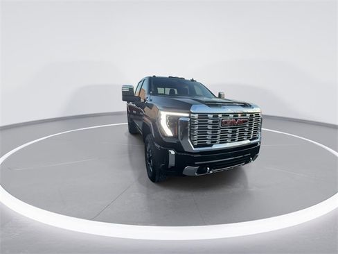 Used 2024 GMC Sierra 3500 Denali w/ Denali Reserve Package image 3