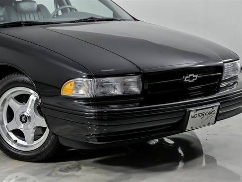 Used 1994 Chevrolet Impala SS RWD image 2