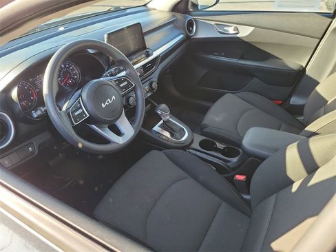 Used 2023 Kia Forte LXS image 3