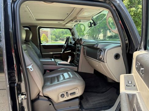 Used 2004 HUMMER H2 Luxury w/ Preferred Equipment Group image 18