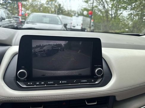 Used 2023 Nissan Rogue SV AWD/4WD image 24