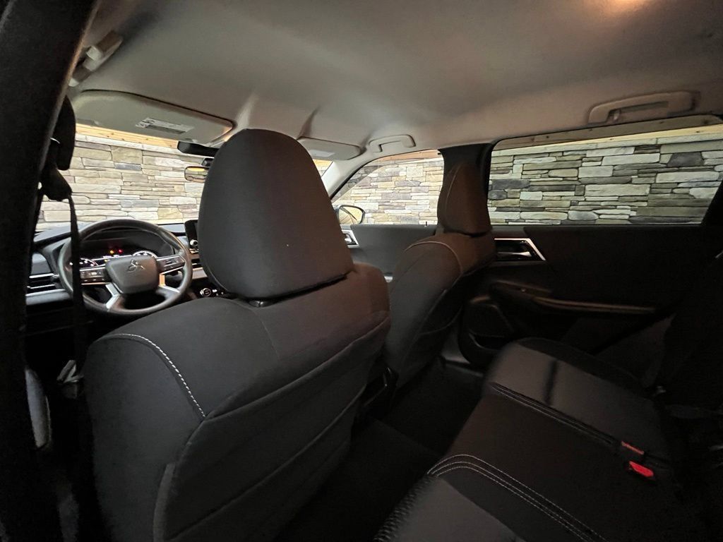 Used 2022 Mitsubishi Outlander ES AWD/4WD image 42