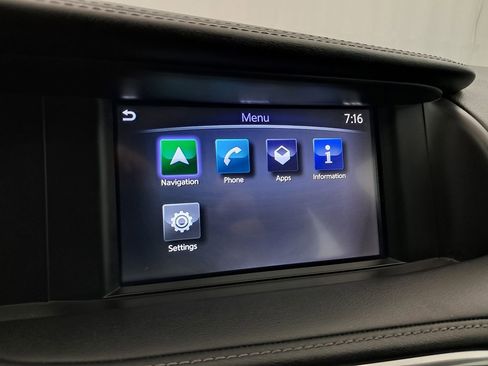 Used 2017 INFINITI QX30 Premium w/ Navigation Package image 17