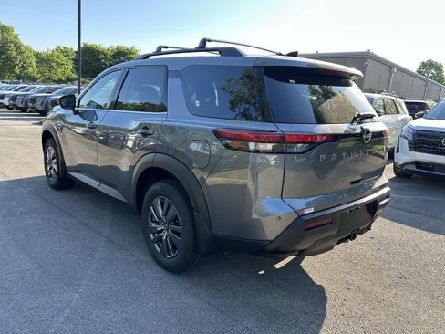 New 2026 Nissan Pathfinder SV w/ SV Premium Package FWD image 5