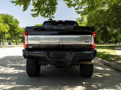 Used 2017 Ford F350 Platinum w/ Platinum Ultimate Package AWD/4WD image 8