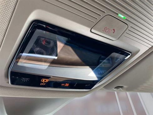 Used 2024 Volkswagen Atlas SE image 37