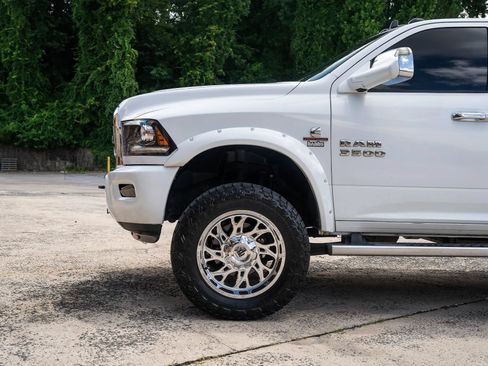 Used 2015 RAM 3500 Laramie w/ Convenience Group AWD/4WD image 3